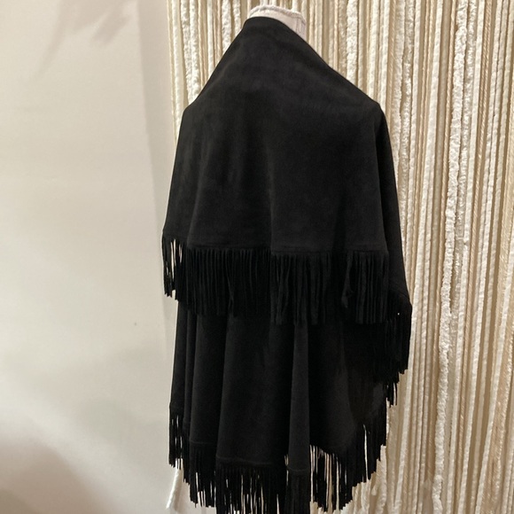 Unique Shawl/Vest - Picture 6 of 15